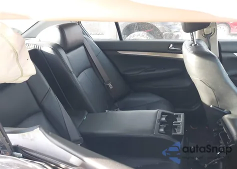 2013 Infiniti G37X из США, поврежденный, VIN JN1CV6AR1DM767744